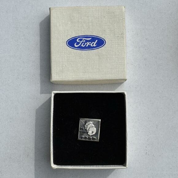 VTG FORD MOTOR COMPANY 25 Years Employee Loyalty Service 10K 1/10 Gold Tie Tack - Picture 8 of 8